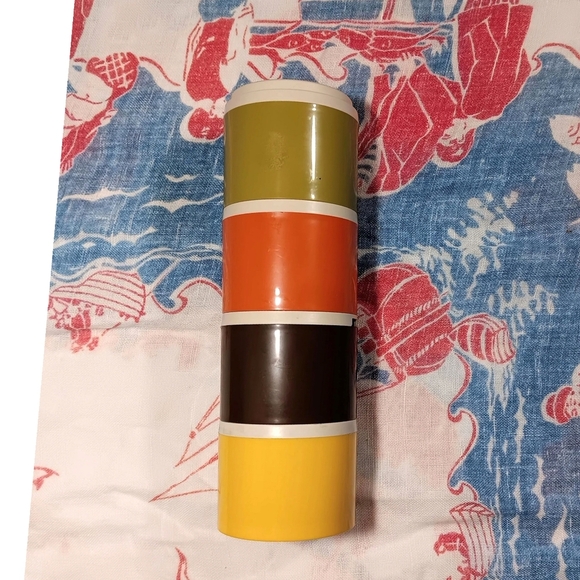 Tupperware 4 Stacking Kitchen Shakers - Picture 1 of 8